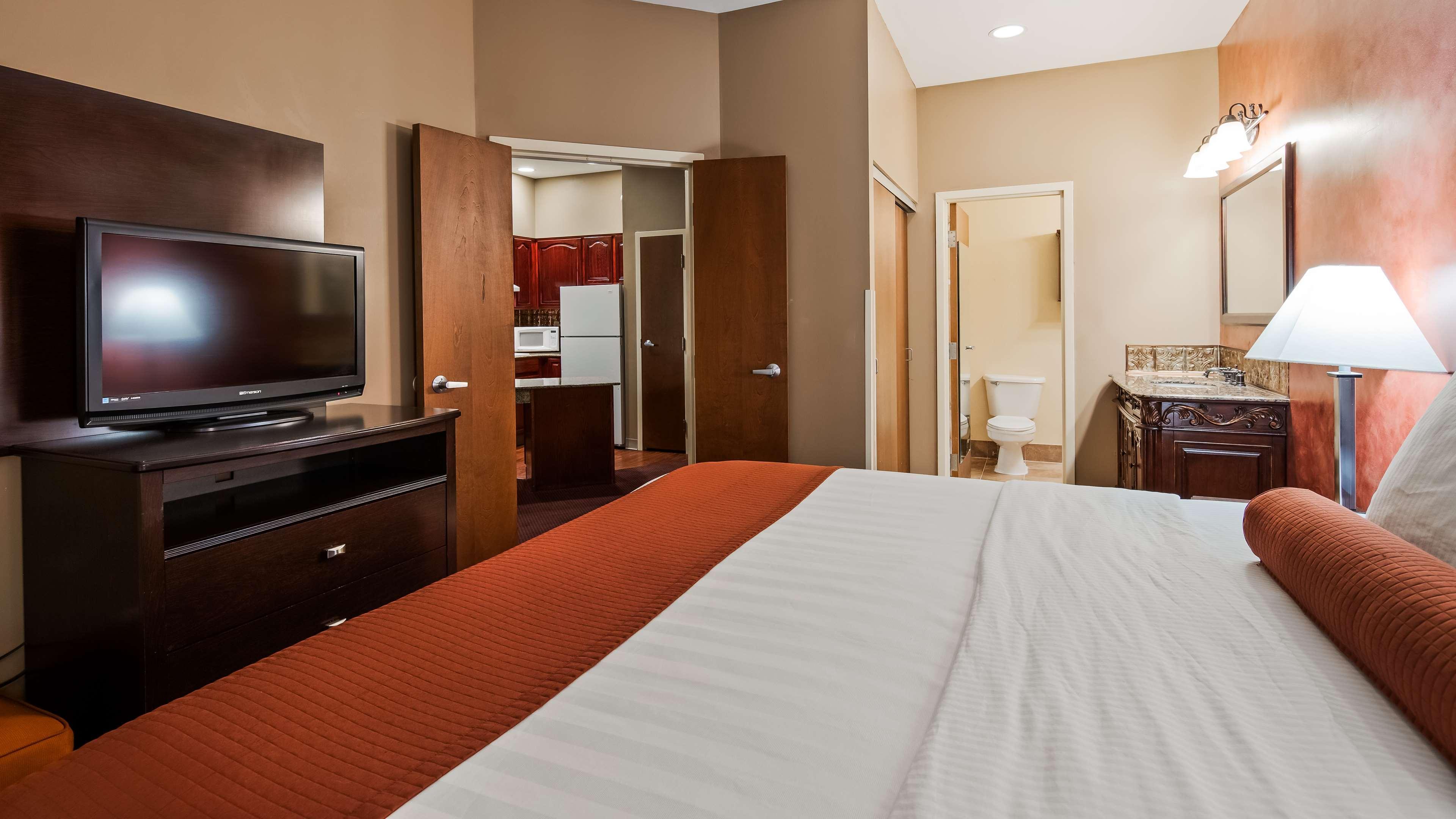 Best Western Plus Hannaford Inn & Suites Kenwood Eksteriør billede