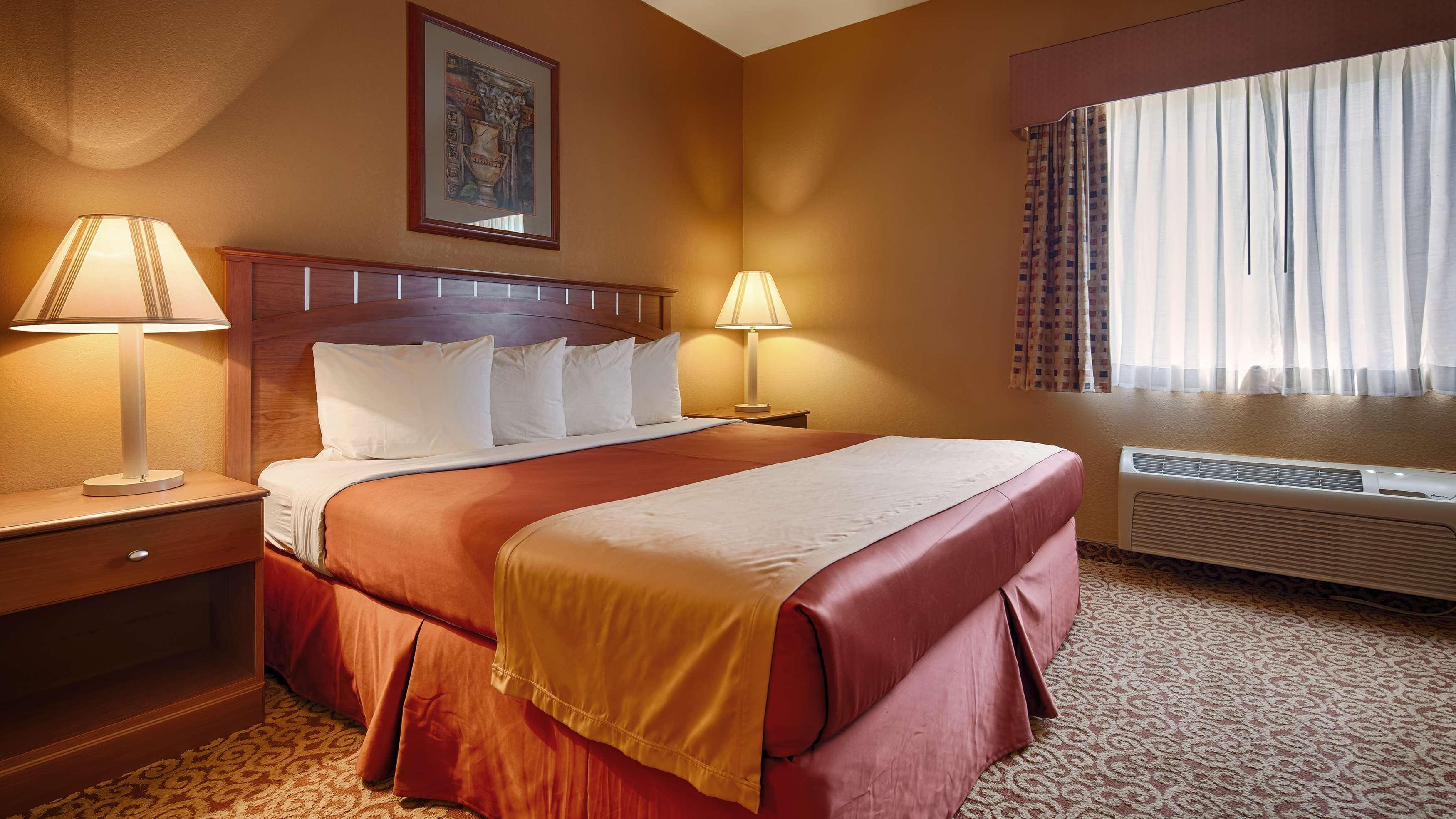 Best Western Plus Hannaford Inn & Suites Kenwood Eksteriør billede