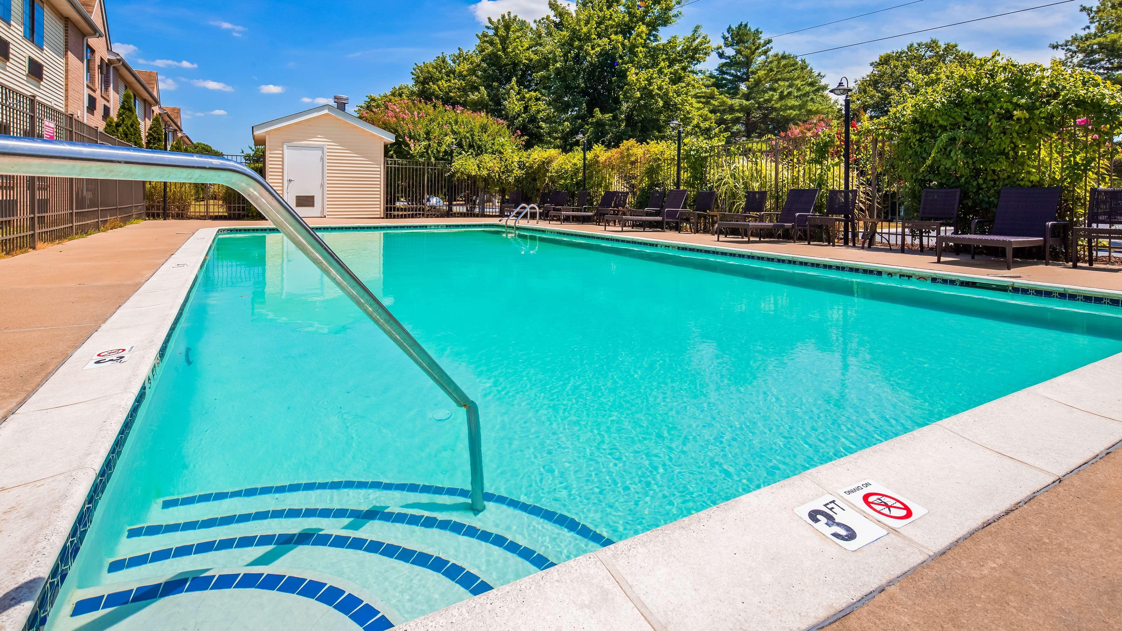 Best Western Plus Hannaford Inn & Suites Kenwood Eksteriør billede