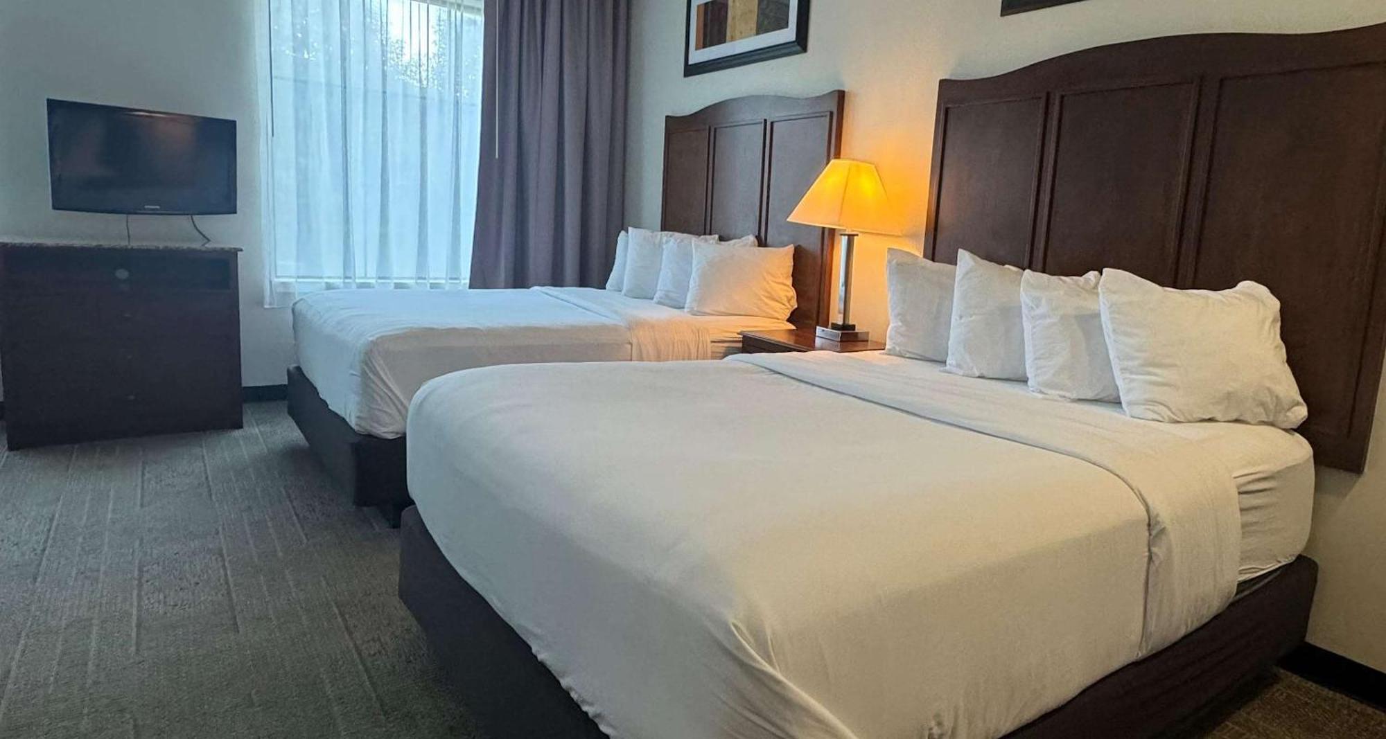 Best Western Plus Hannaford Inn & Suites Kenwood Eksteriør billede