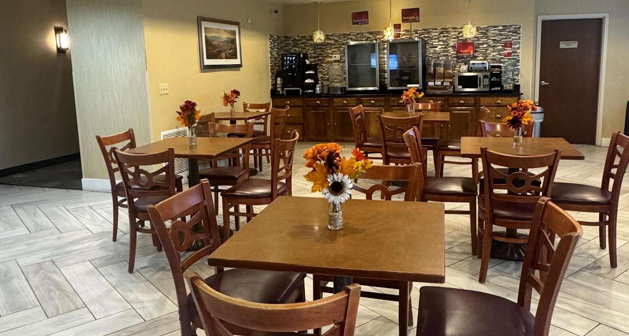 Best Western Plus Hannaford Inn & Suites Kenwood Eksteriør billede