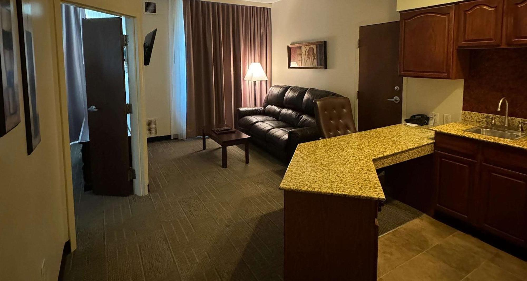 Best Western Plus Hannaford Inn & Suites Kenwood Eksteriør billede