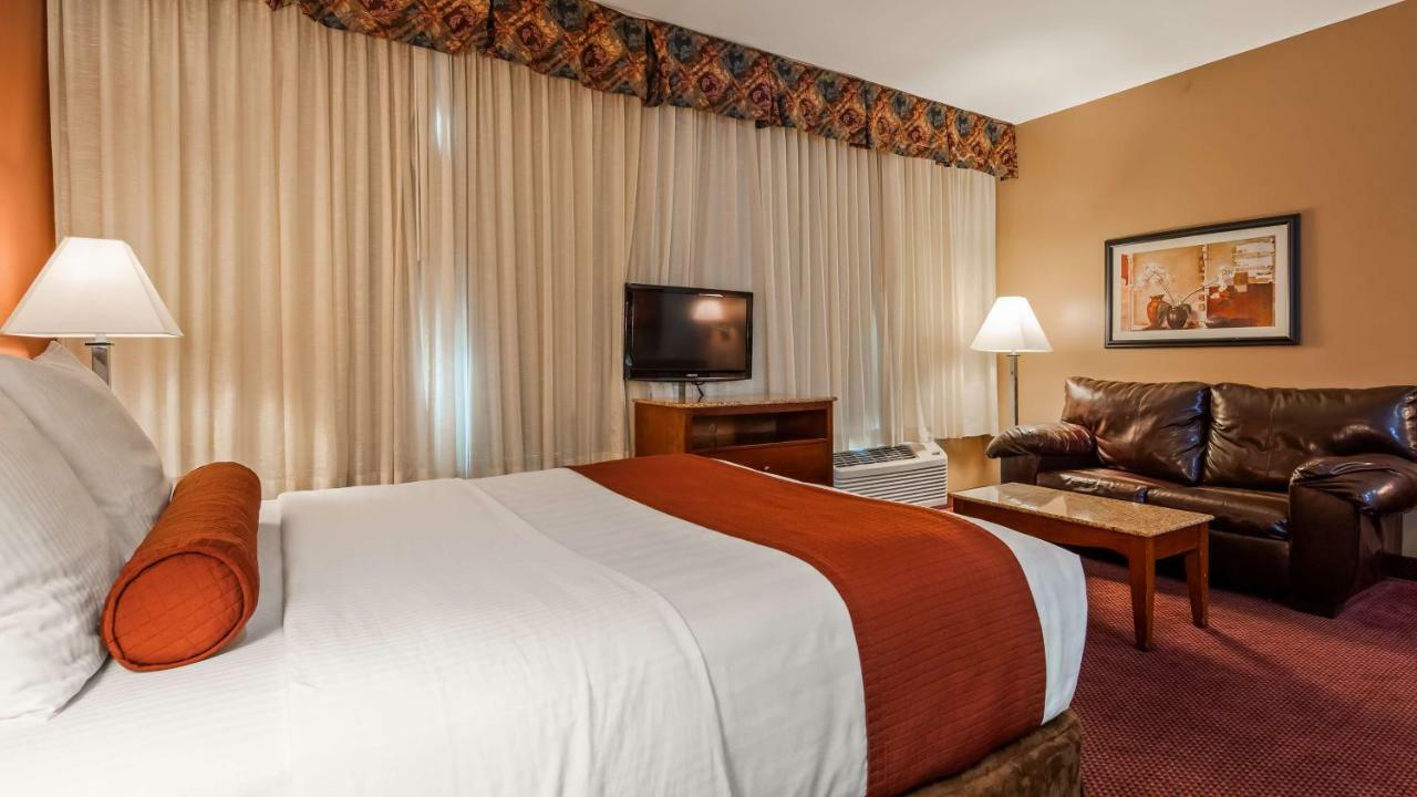 Best Western Plus Hannaford Inn & Suites Kenwood Eksteriør billede